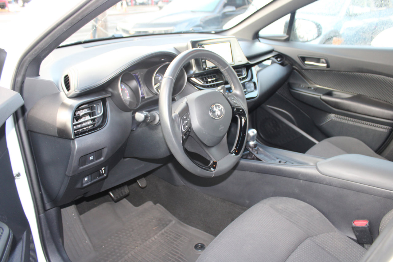 Used 2018 Toyota C-HR image 12