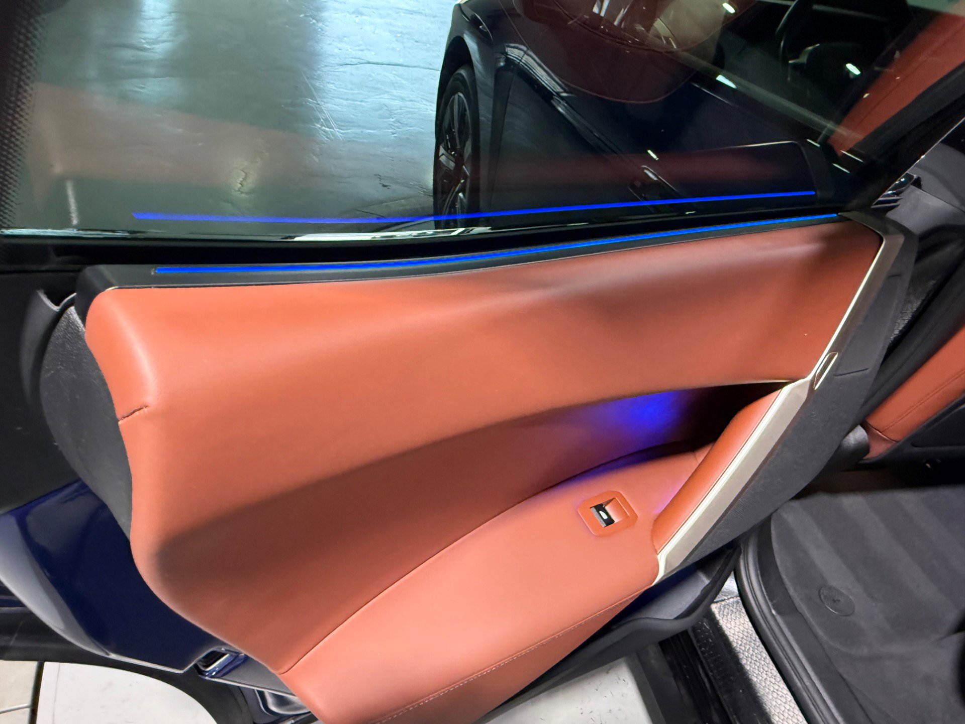 Used 2023 BMW iX xDrive50 w/ Sport Package AWD/4WD image 64