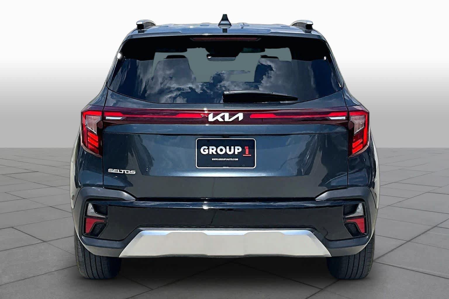 Certified 2024 Kia Seltos EX FWD image 5