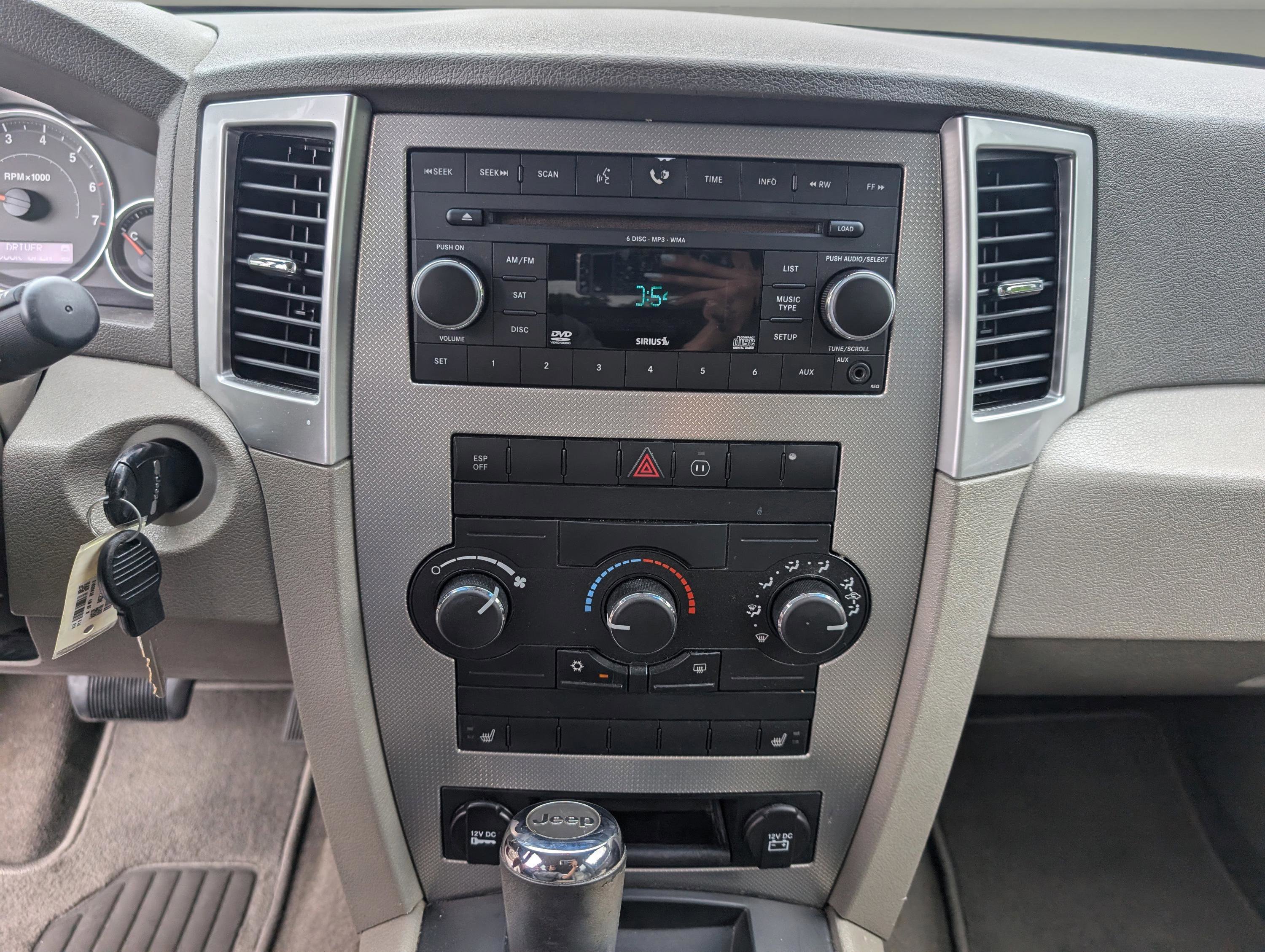 Used 2009 Jeep Grand Cherokee Laredo image 15