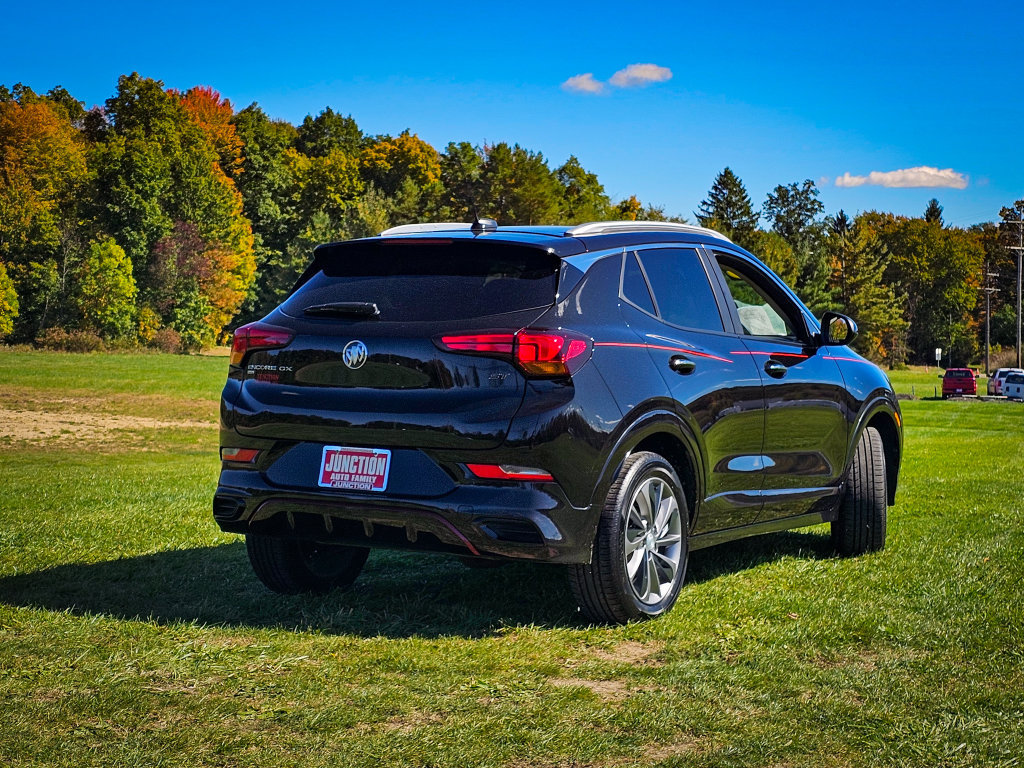 Used 2023 Buick Encore GX Select w/ Sport Touring Package AWD/4WD image 4