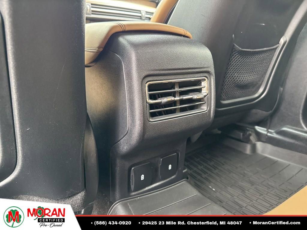 Used 2023 Lincoln Corsair Reserve AWD/4WD image 27