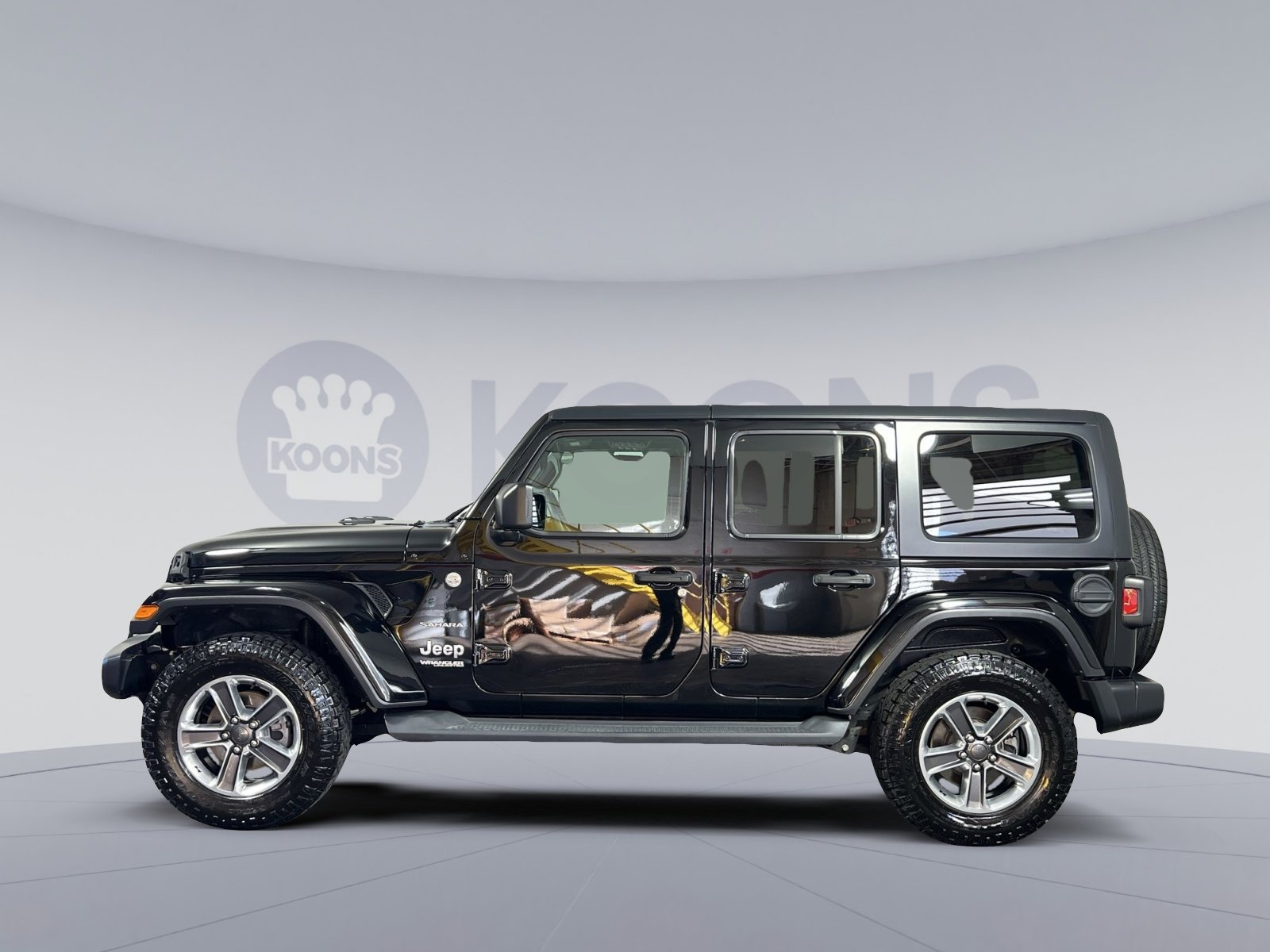 Used 2019 Jeep Wrangler Unlimited Sahara image 2