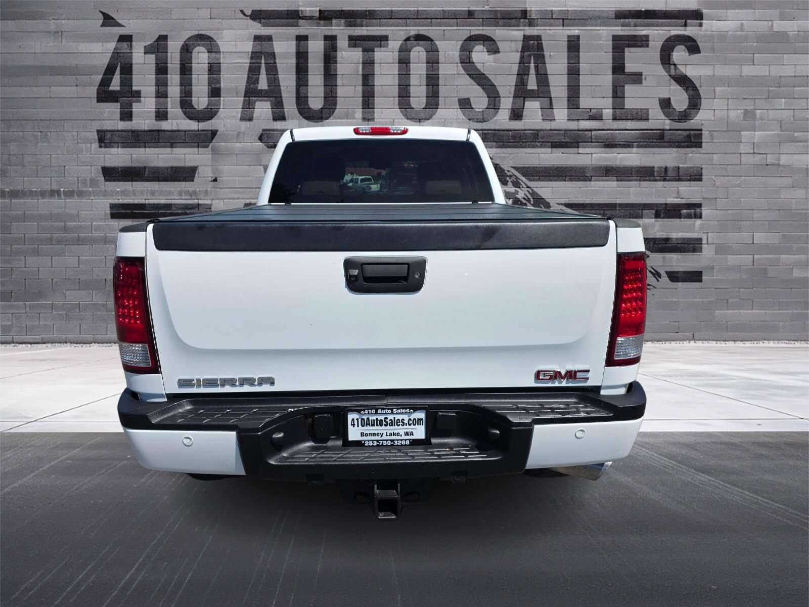 Used 2013 GMC Sierra 2500 Denali w/ Suspension Package, Off-Road AWD/4WD image 4