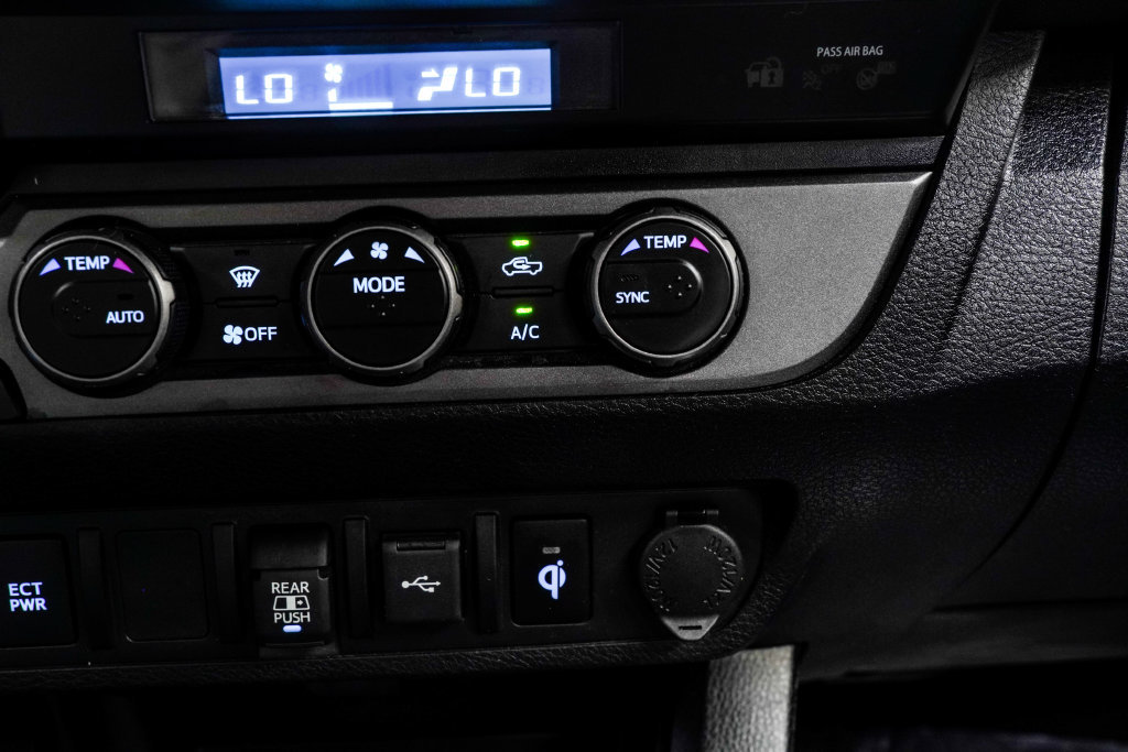 Used 2021 Toyota Tacoma TRD Sport AWD/4WD image 27