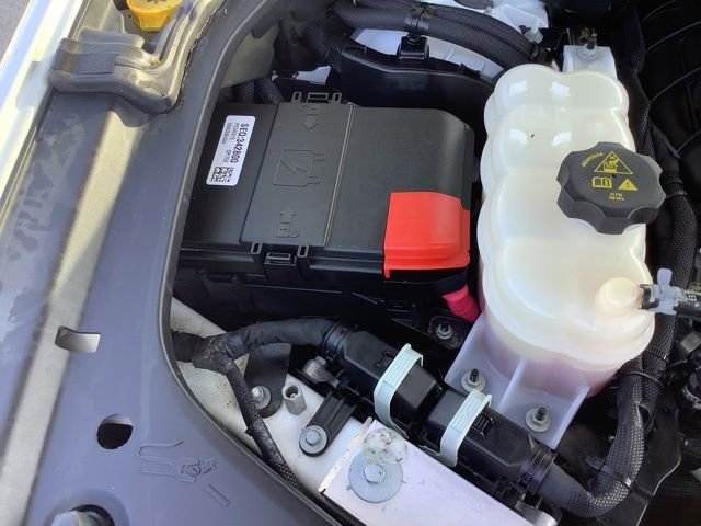 Used 2023 Jeep Grand Cherokee Altitude image 31