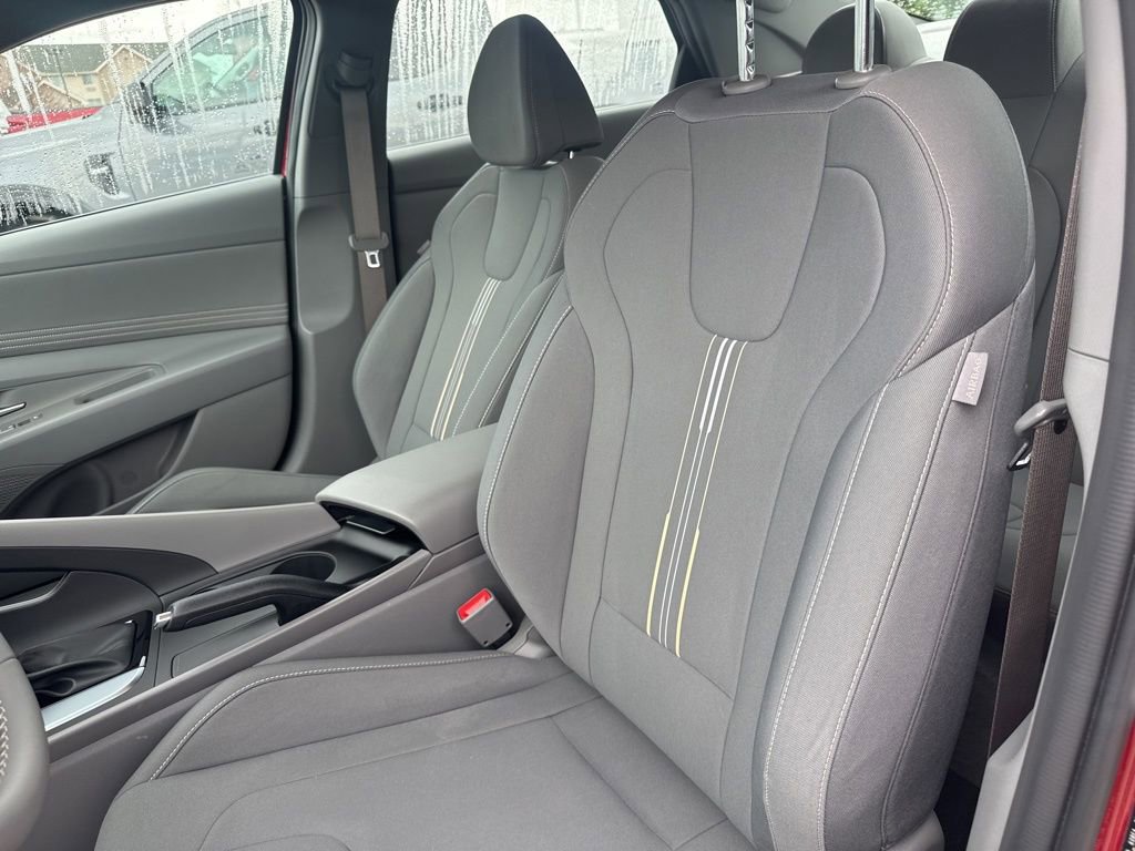 Used 2025 Hyundai Elantra Sport image 7