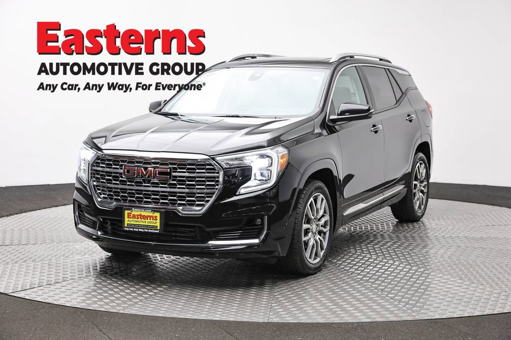 Used 2022 GMC Terrain Denali w/ Denali Premium Package AWD/4WD image 1