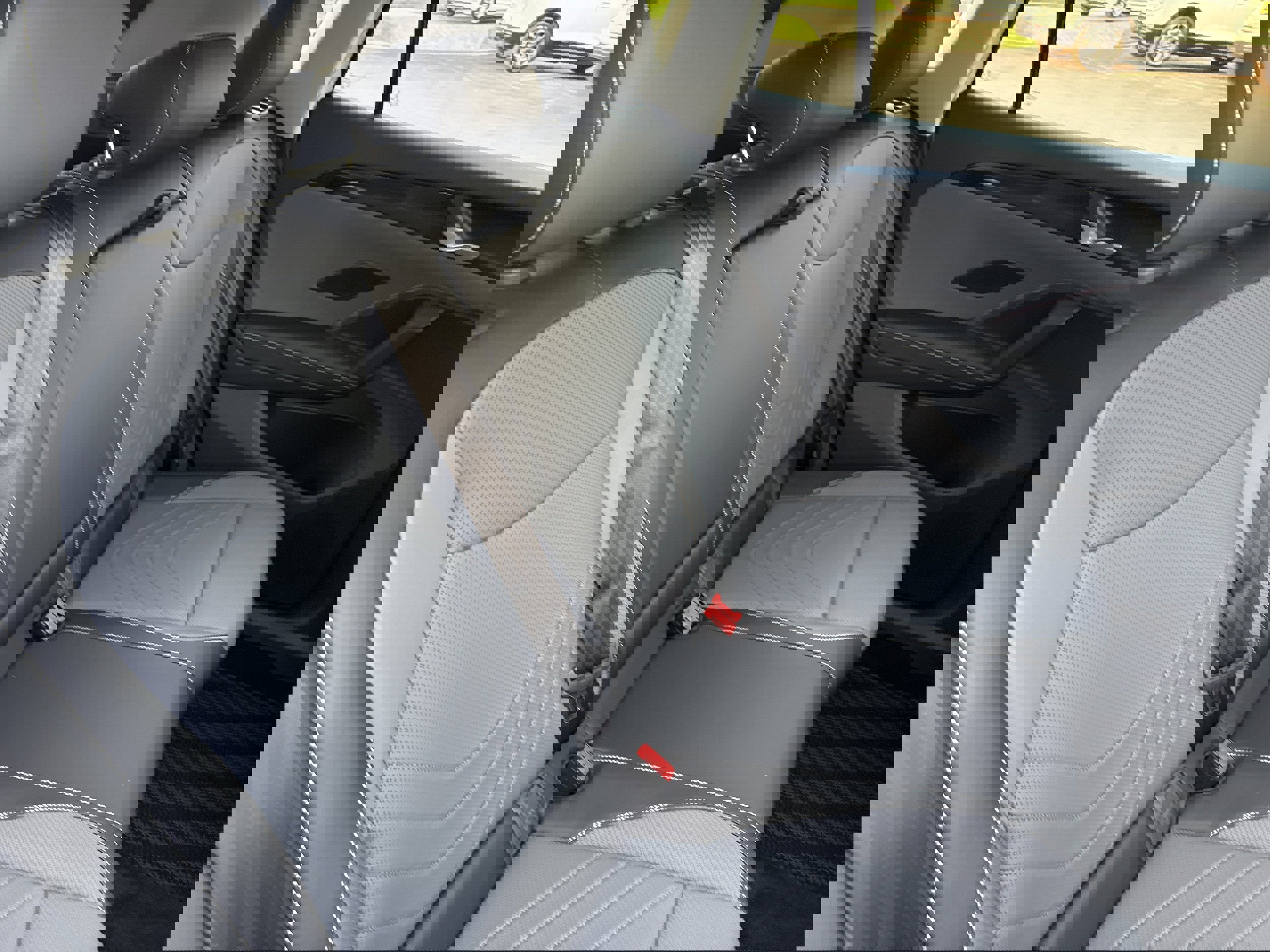 New 2025 Volkswagen Tiguan SE image 26