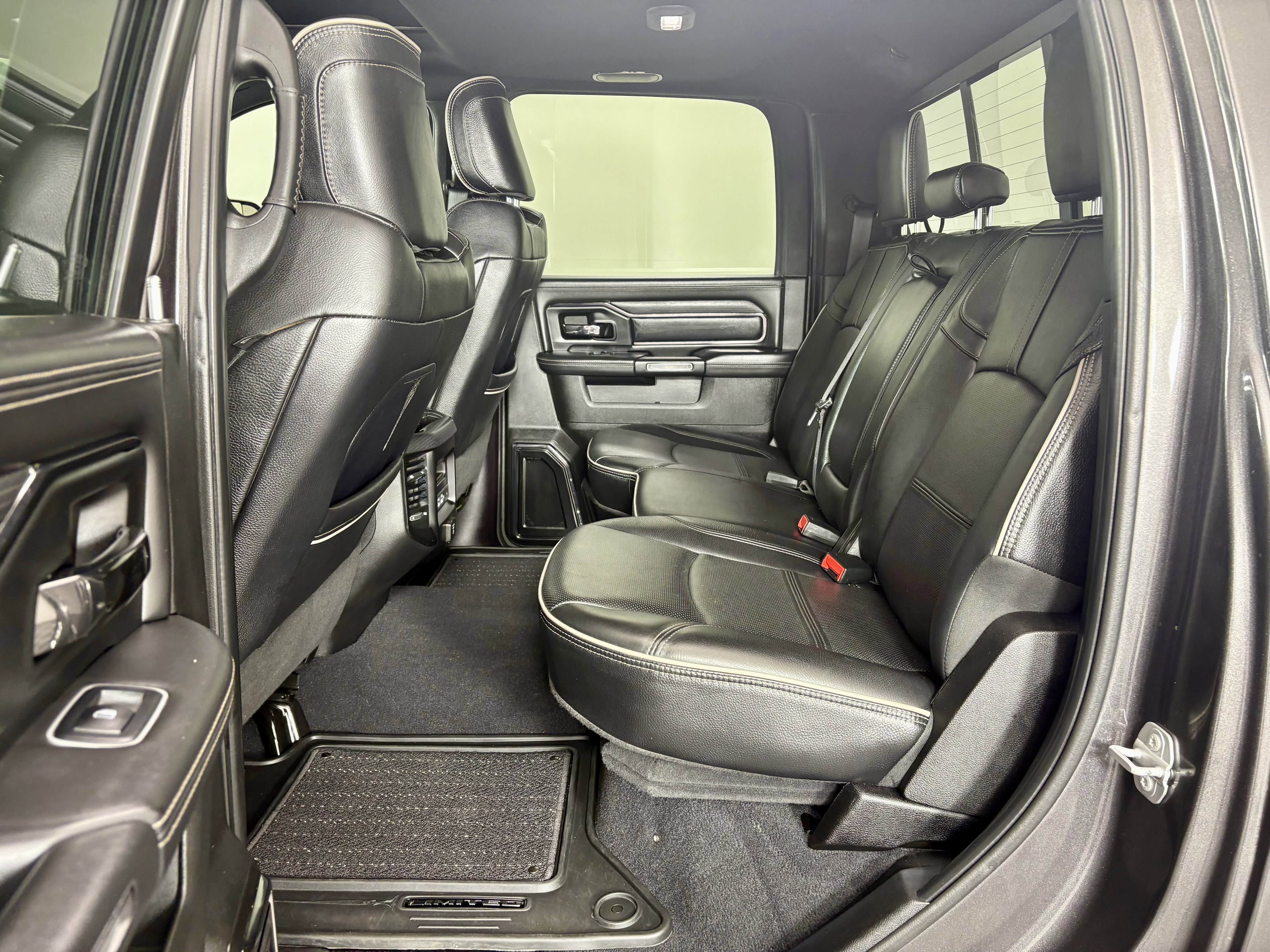 Used 2022 RAM 2500 Limited AWD/4WD image 14