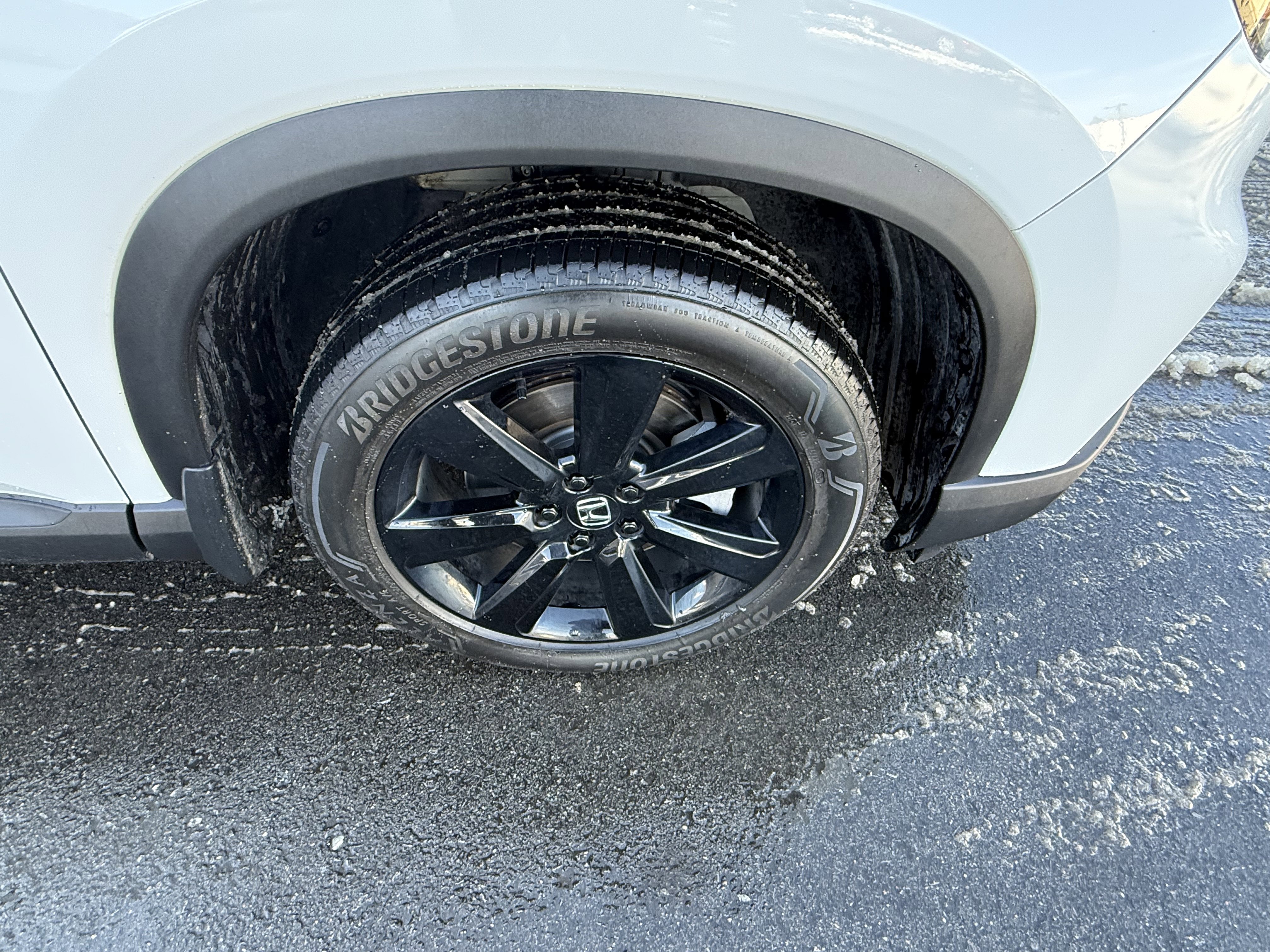 Used 2025 Honda Pilot Black Edition image 35