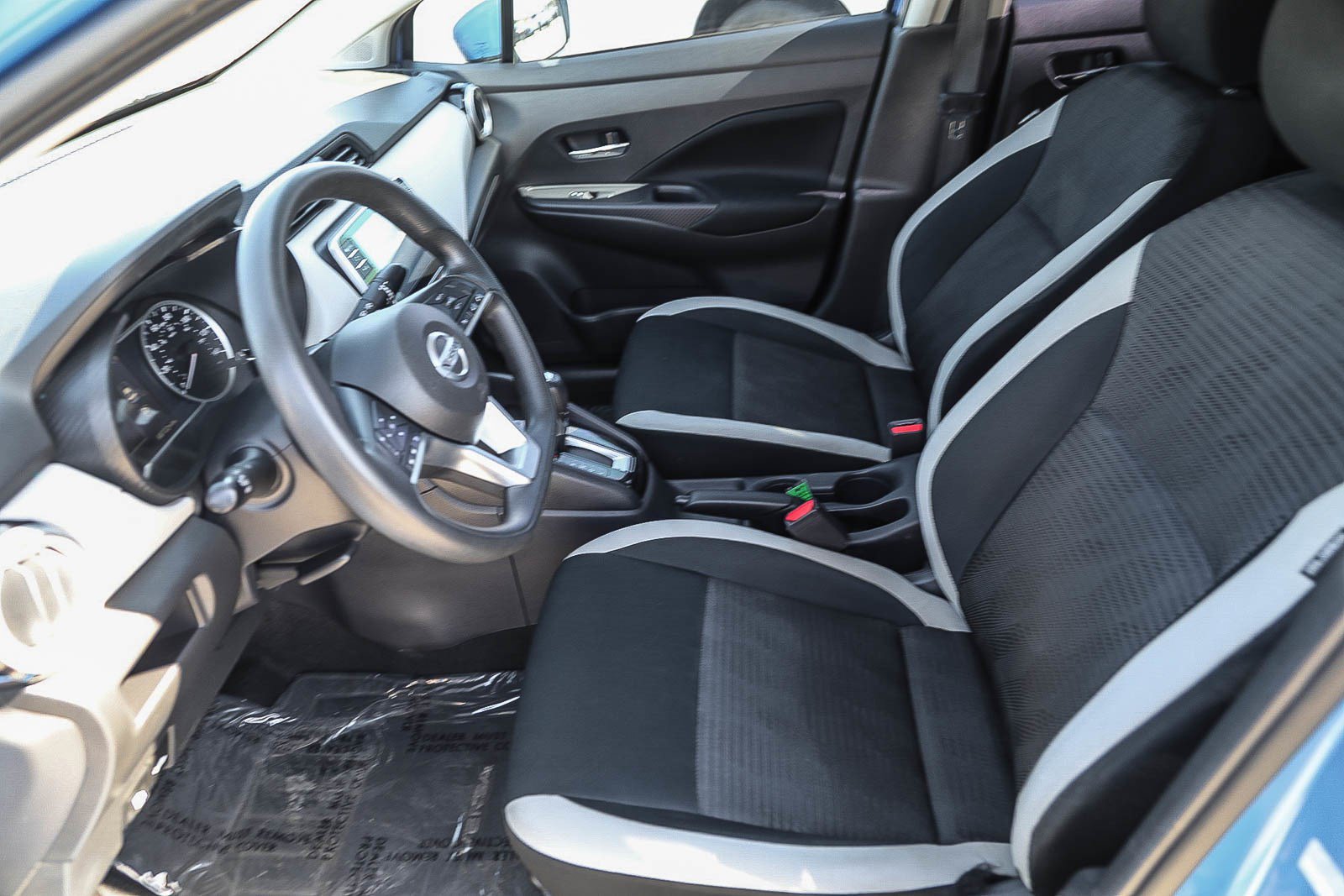 Used 2021 Nissan Versa SV FWD image 17