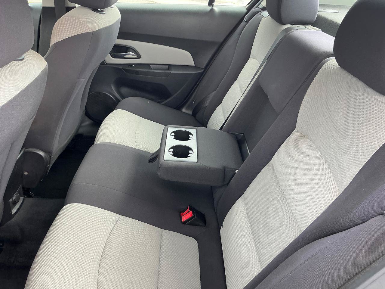 Used 2014 Chevrolet Cruze LT FWD image 13