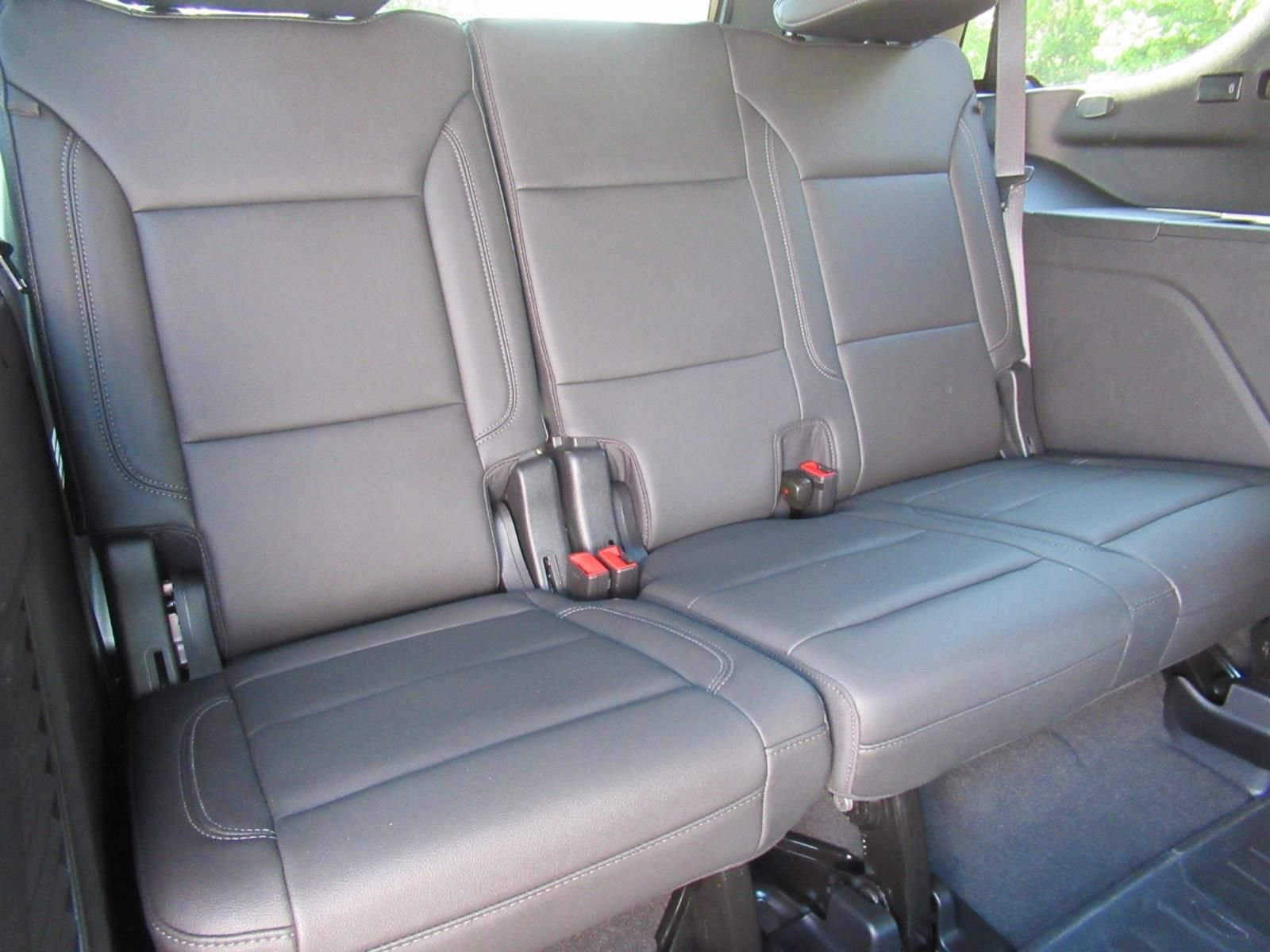 Used 2024 Chevrolet Tahoe Z71 w/ Luxury Package AWD/4WD image 38