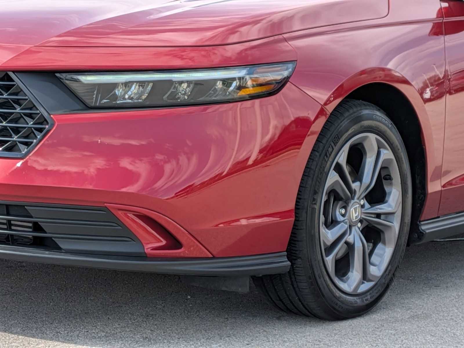 Used 2023 Honda Accord EX image 10