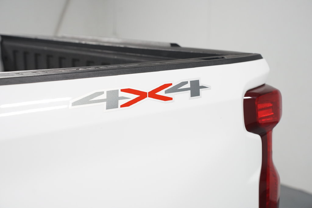 Used 2023 Chevrolet Silverado 1500 LT AWD/4WD image 11