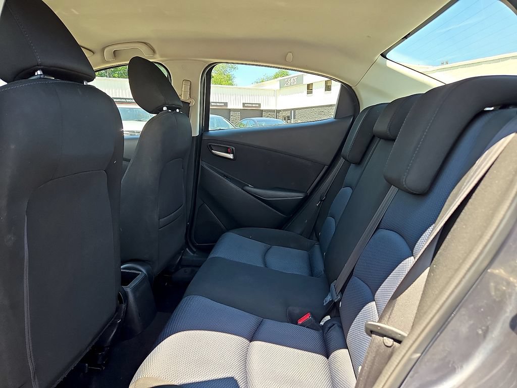 Used 2019 Toyota Yaris LE FWD image 14