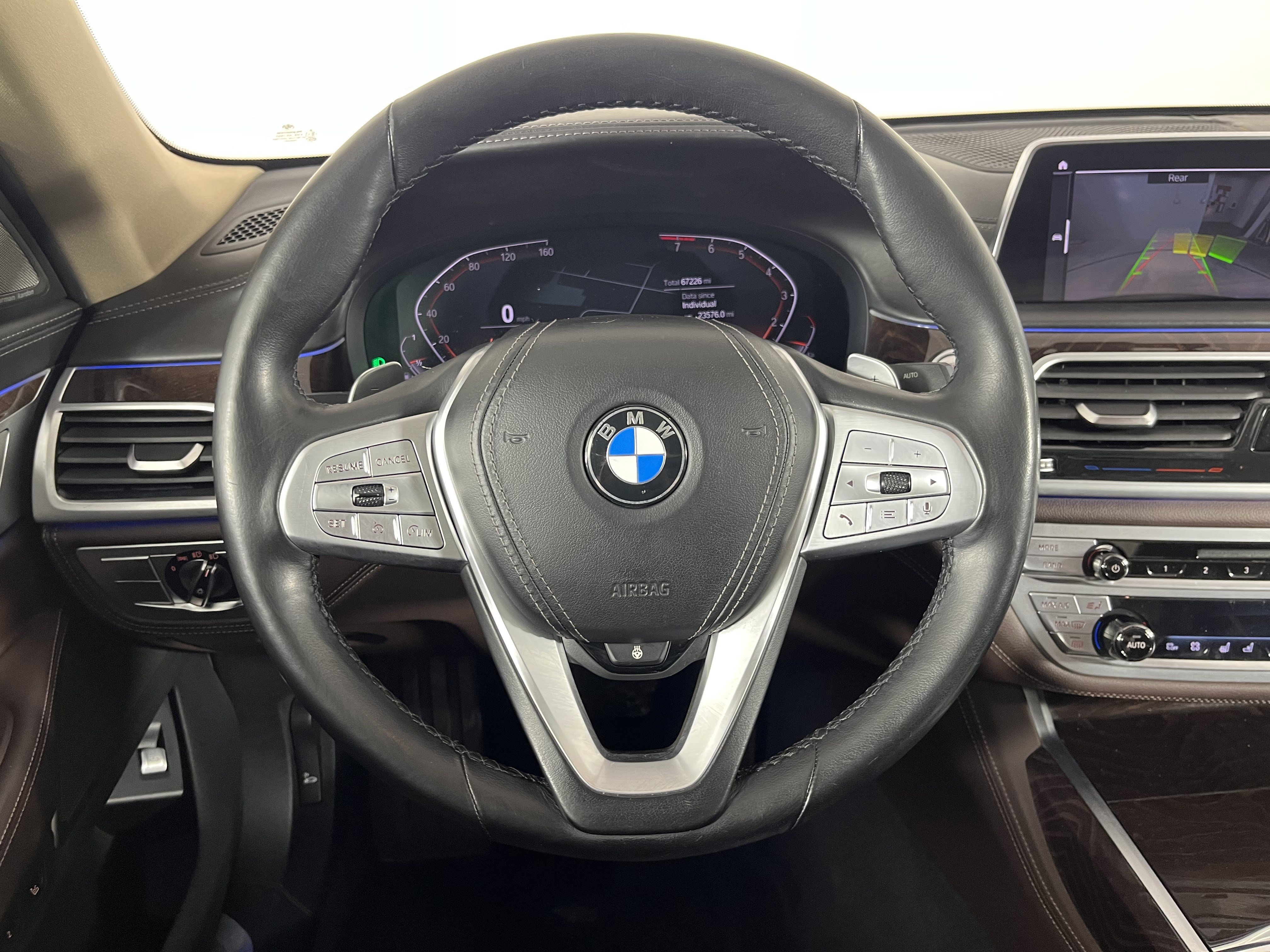 Used 2020 BMW 740i xDrive w/ Premium Package image 12