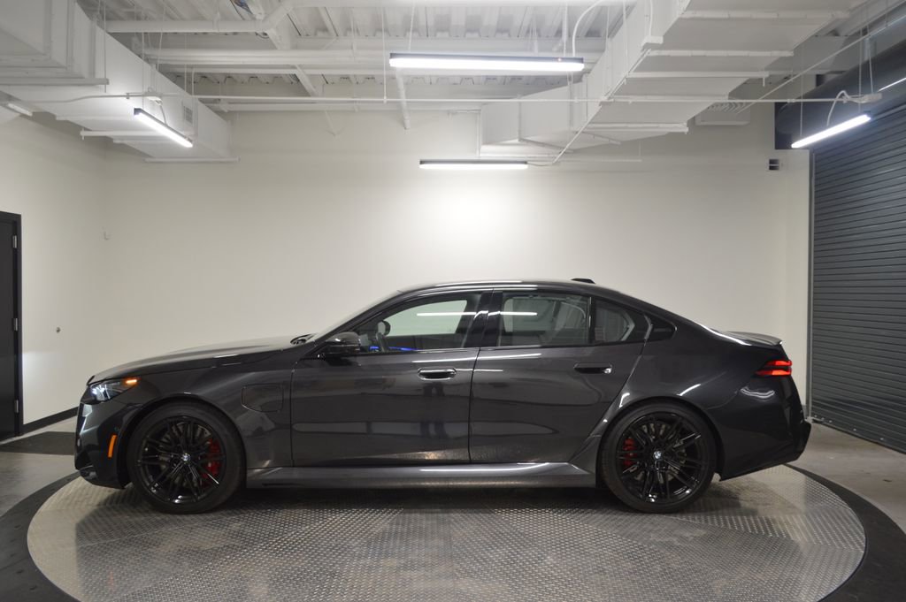 Used 2025 BMW M5 w/ Carbon Package image 2