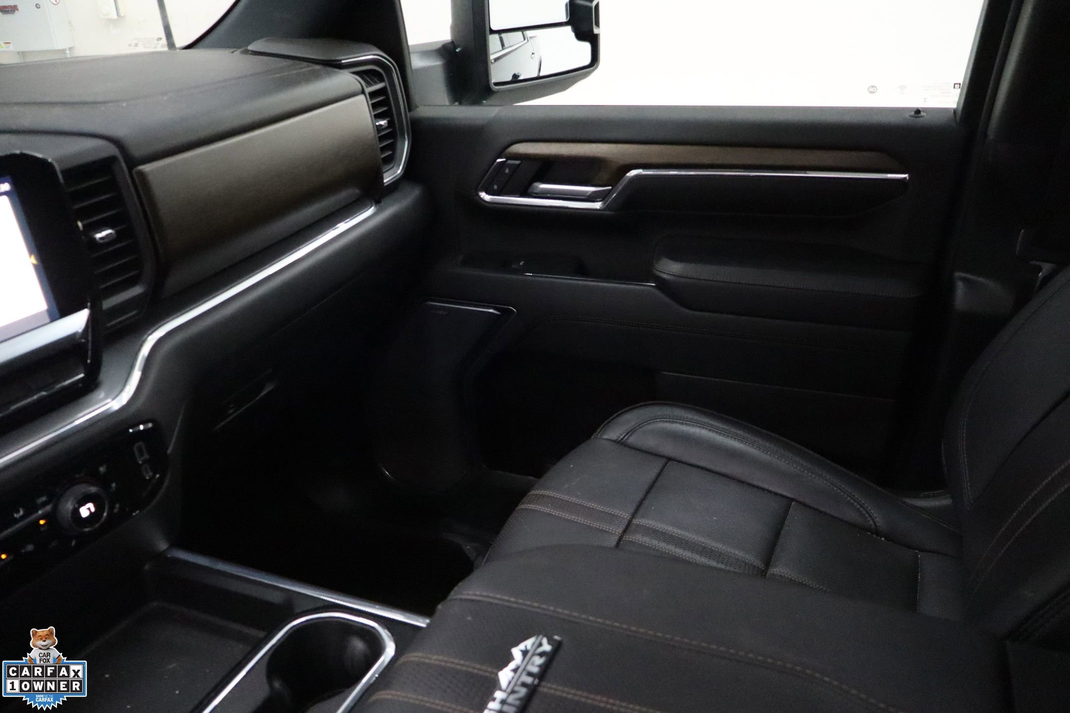 Used 2024 Chevrolet Silverado 2500 High Country w/ High Country Premium Package image 22