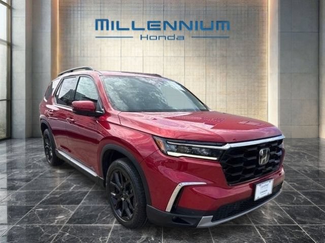 Certified 2025 Honda Pilot Touring image 2