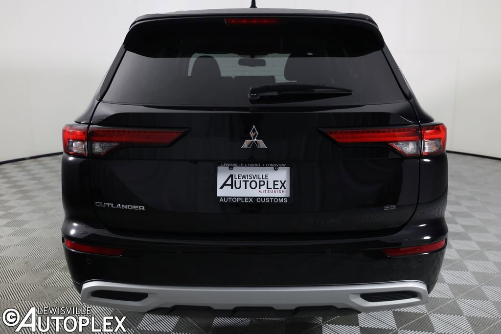 Used 2024 Mitsubishi Outlander SE FWD image 6