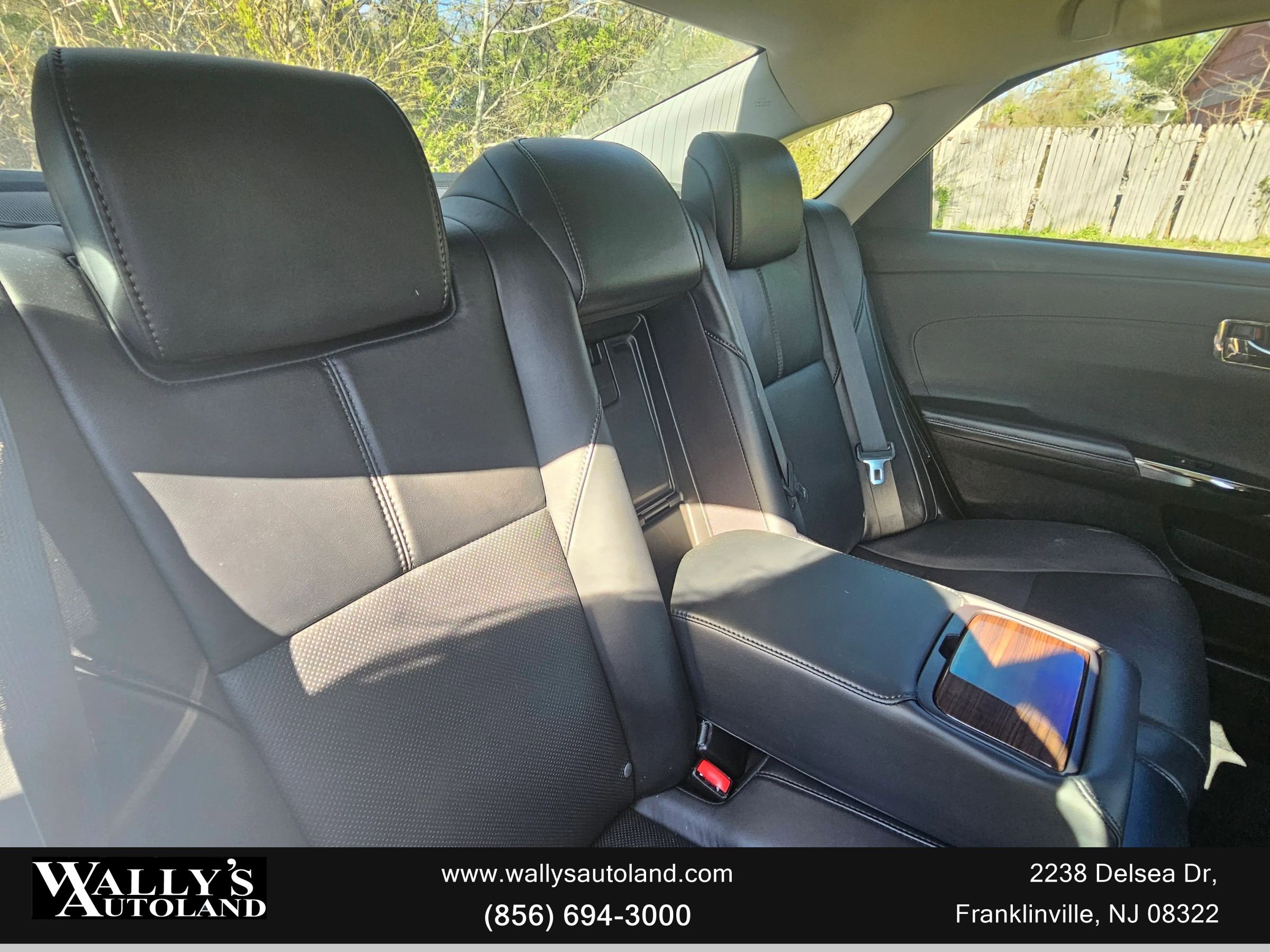 Used 2015 Toyota Avalon Limited FWD image 18