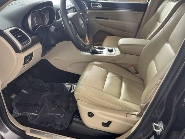 Used 2017 Jeep Grand Cherokee Limited AWD/4WD image 8