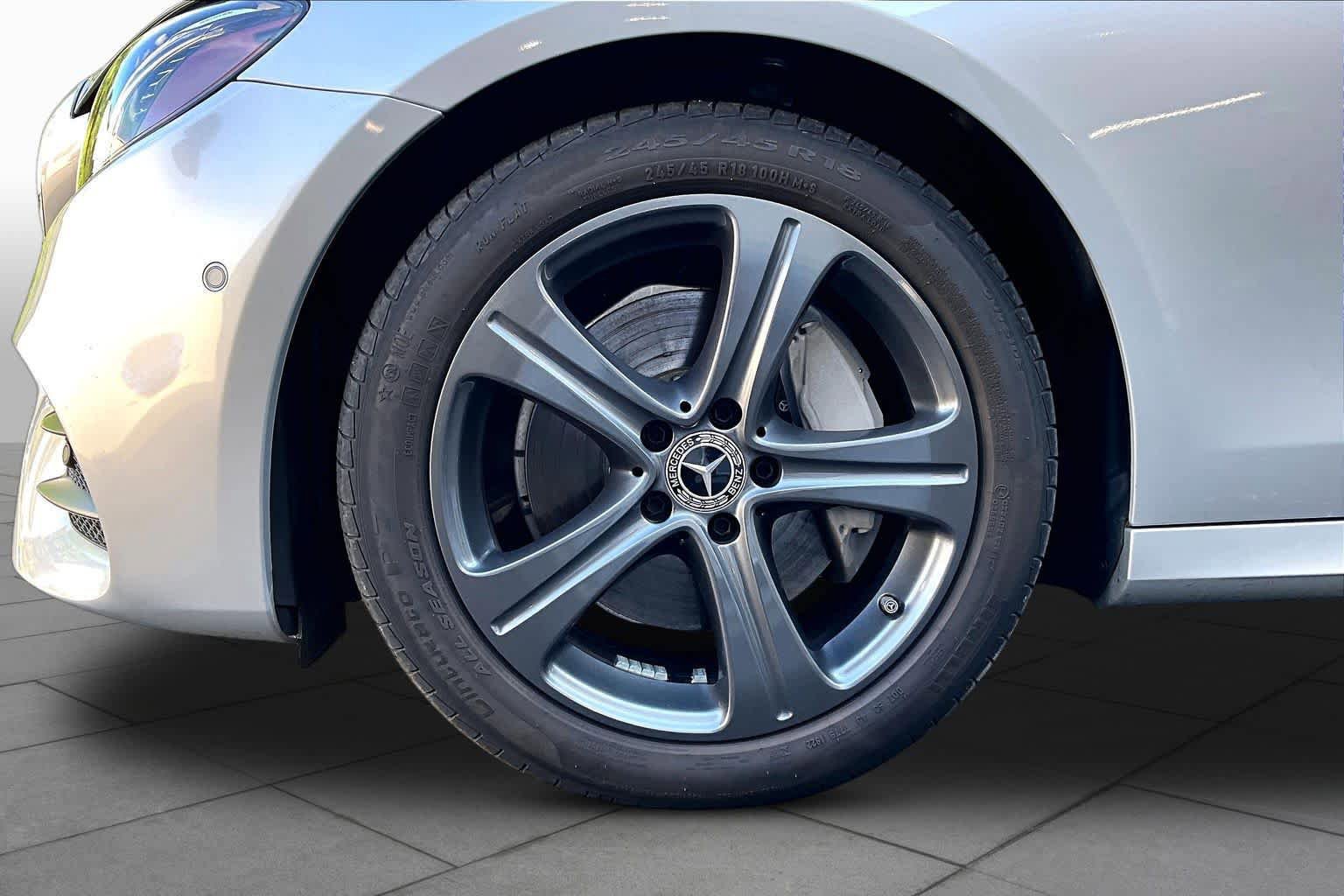 Used 2020 Mercedes-Benz E 350 4MATIC Sedan image 11