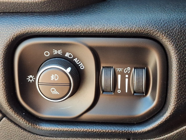 Used 2021 RAM 1500 Laramie AWD/4WD image 9