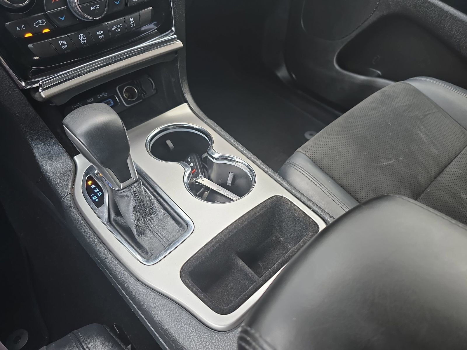 Used 2019 Jeep Grand Cherokee Altitude AWD/4WD image 29