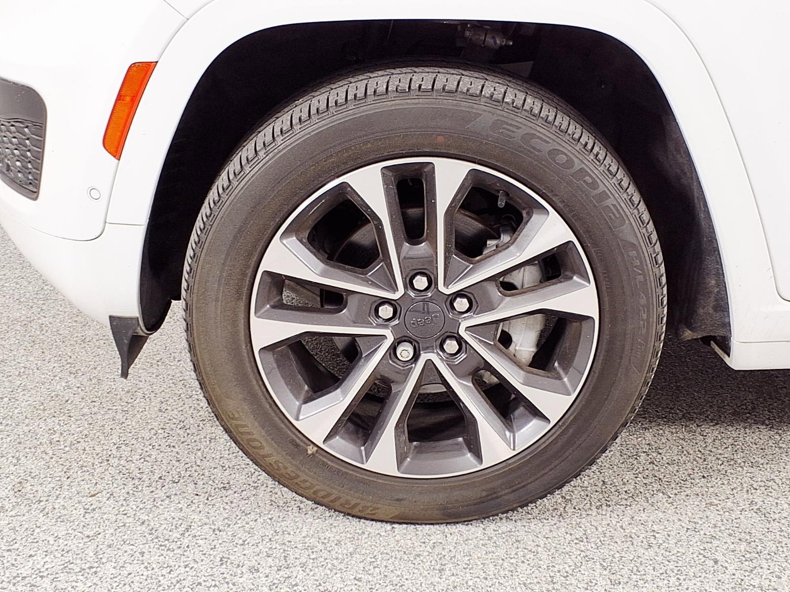 Used 2024 Jeep Grand Cherokee Overland w/ Luxury Tech Group IV image 27