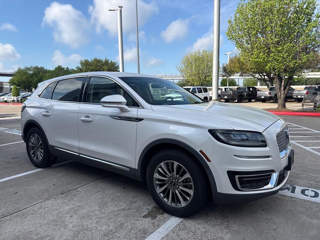 Used 2019 Lincoln Nautilus Select image 1