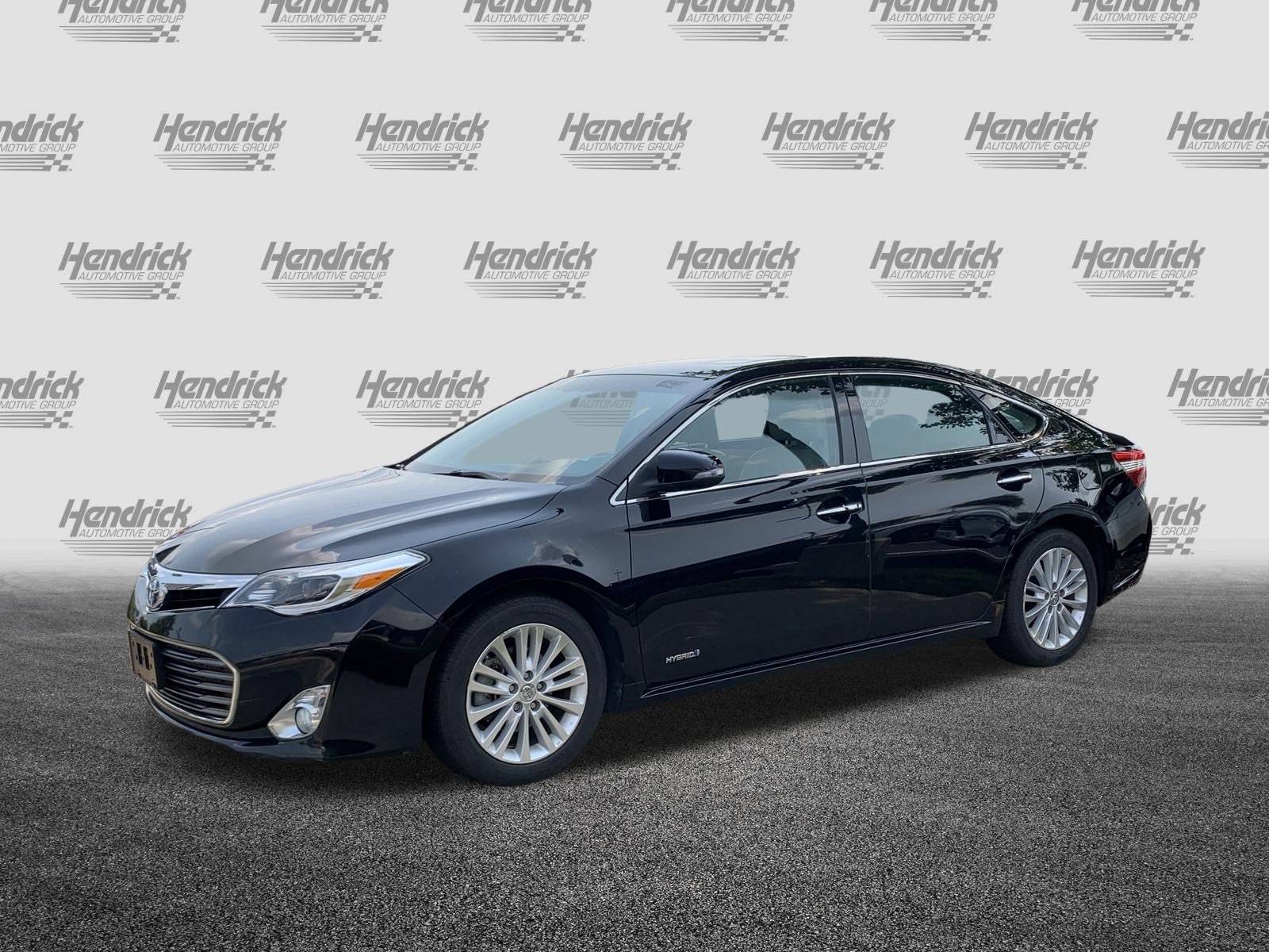 Used 2013 Toyota Avalon XLE Touring FWD image 2