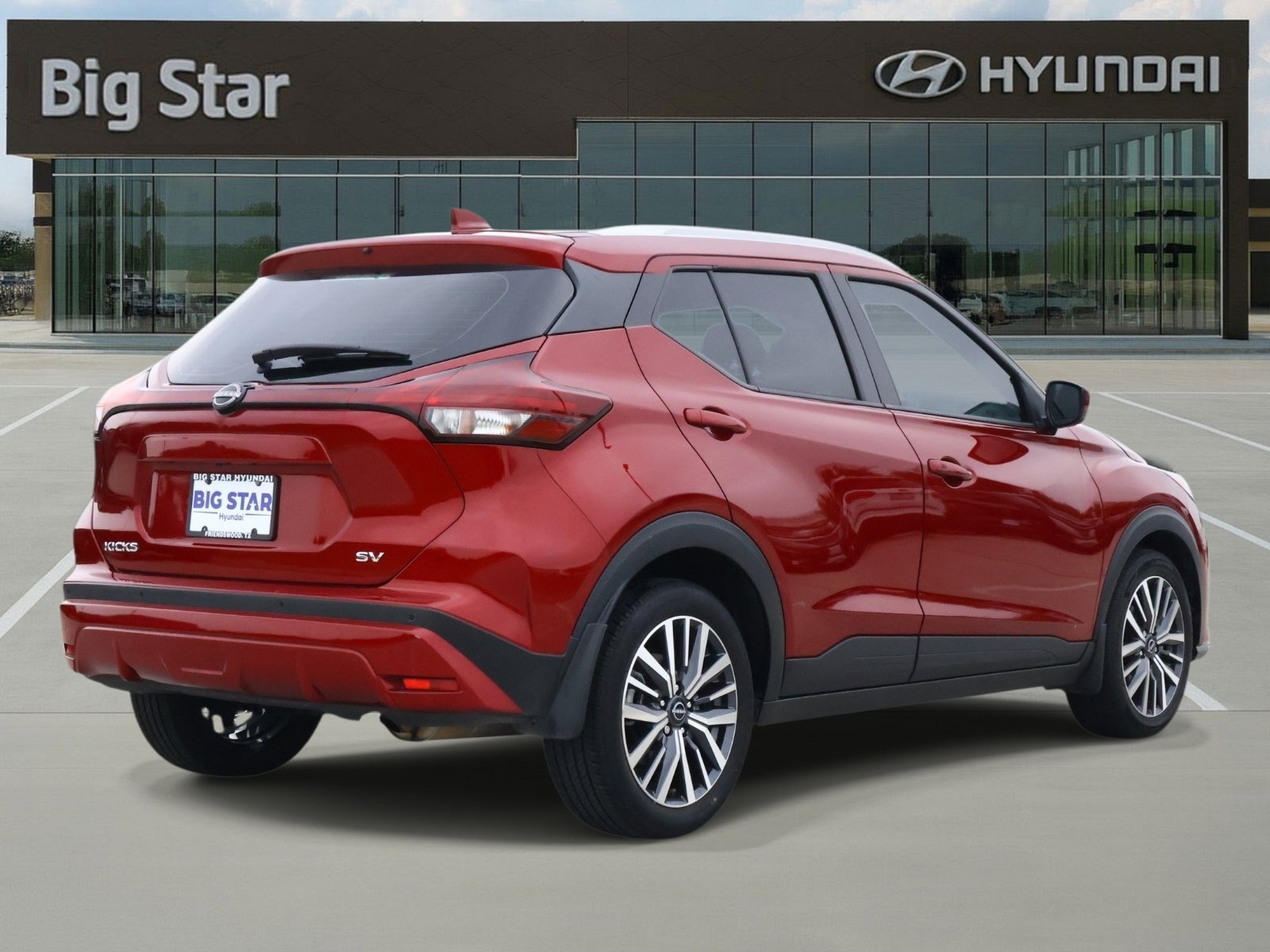 Used 2024 Nissan Kicks SV FWD image 4