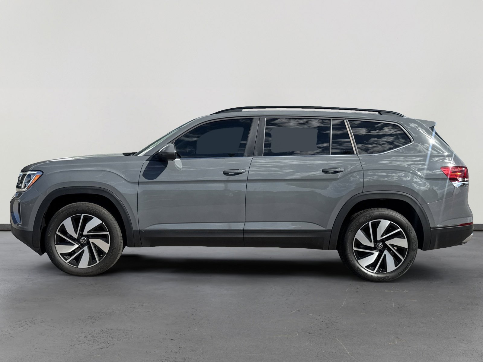 New 2026 Volkswagen Atlas SE image 3