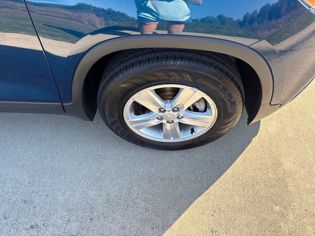 Used 2019 Chevrolet Trax LT w/ LT Convenience Package FWD image 47