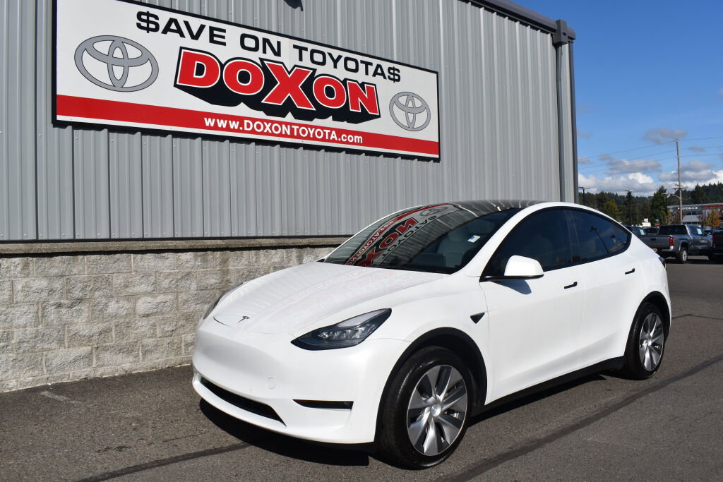 Used 2021 Tesla Model Y 2WD image 1