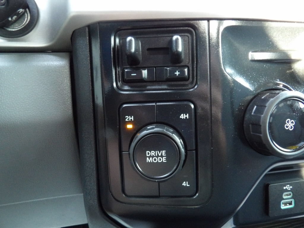 Used 2023 Ford F350 XLT AWD/4WD image 20