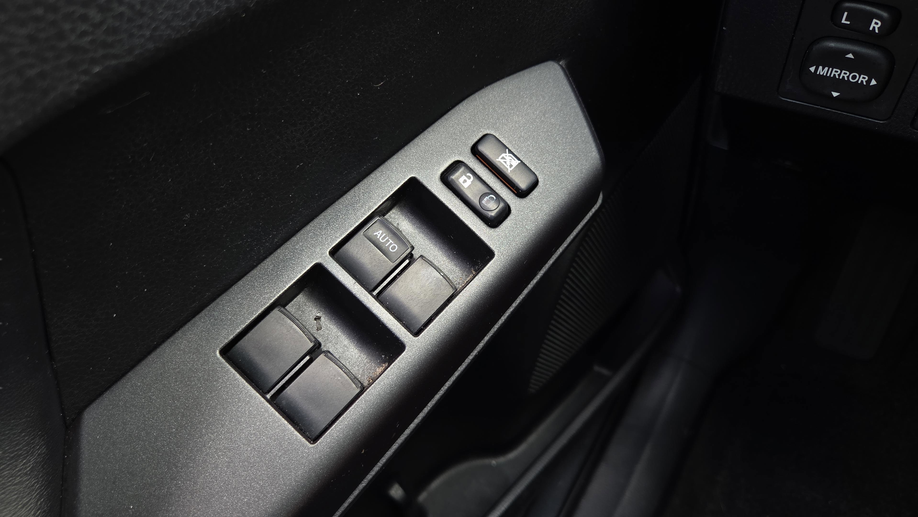 Used 2016 Toyota RAV4 XLE FWD image 17