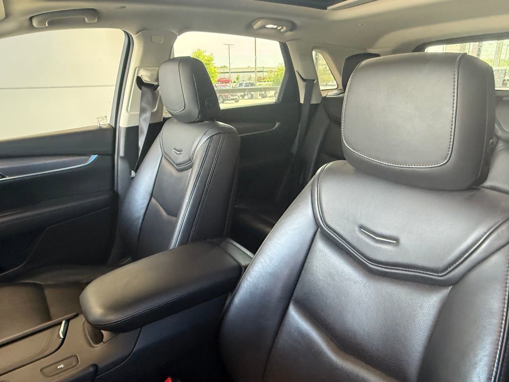 Used 2017 Cadillac XT5 Luxury FWD image 17