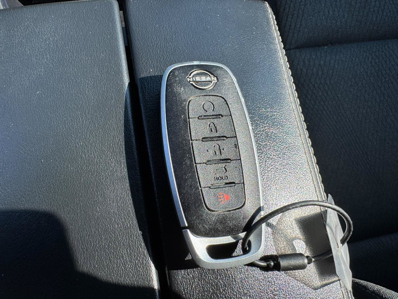 Used 2025 Nissan Rogue SV AWD/4WD image 26