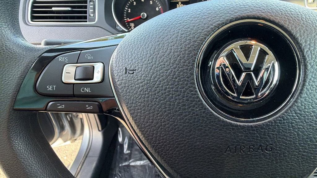Used 2017 Volkswagen Jetta S image 19