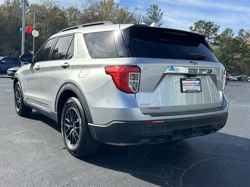 Used 2020 Ford Explorer XLT w/ Comfort Package image 6