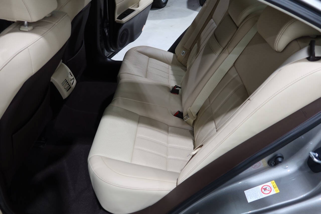 Used 2018 Lexus ES 350 w/ Luxury Package w/Wood Trim FWD image 17
