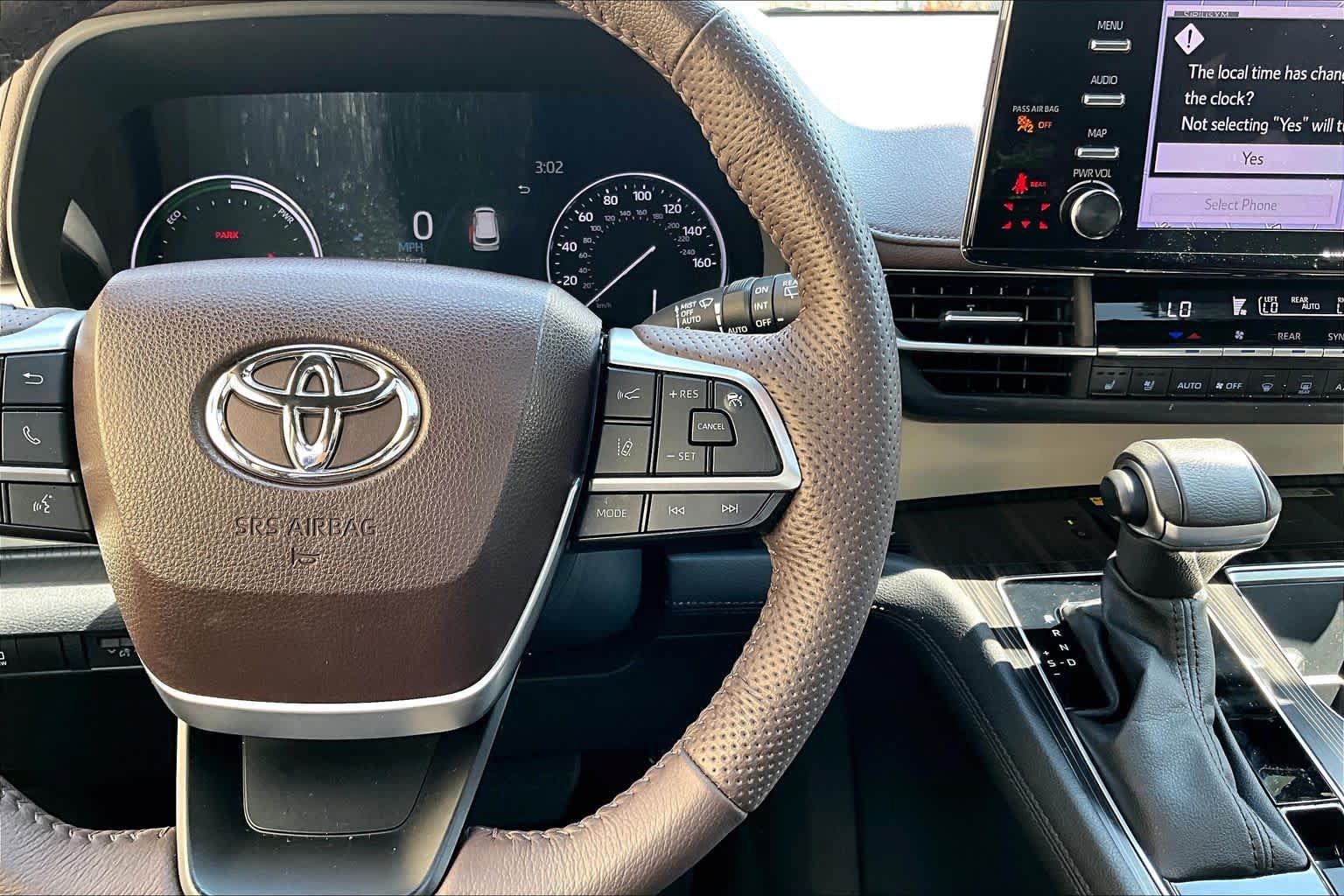 Certified 2023 Toyota Sienna Platinum FWD image 25