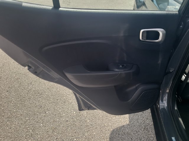 Used 2025 Hyundai Venue SEL FWD image 10
