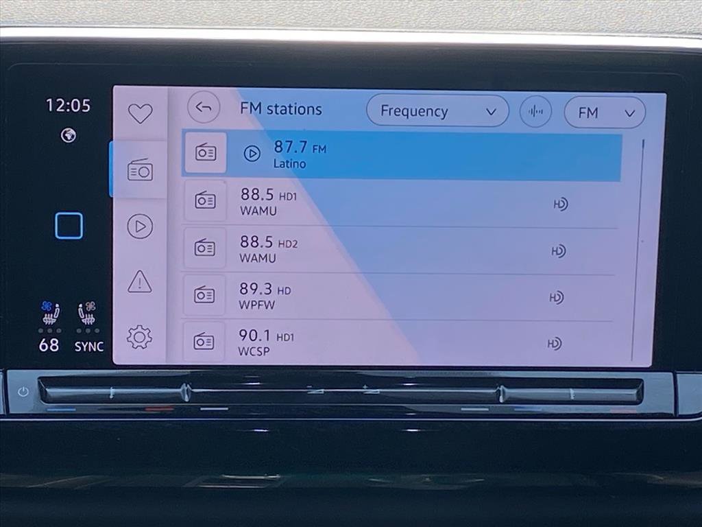 Certified 2024 Volkswagen Atlas Cross Sport SE AWD/4WD image 9