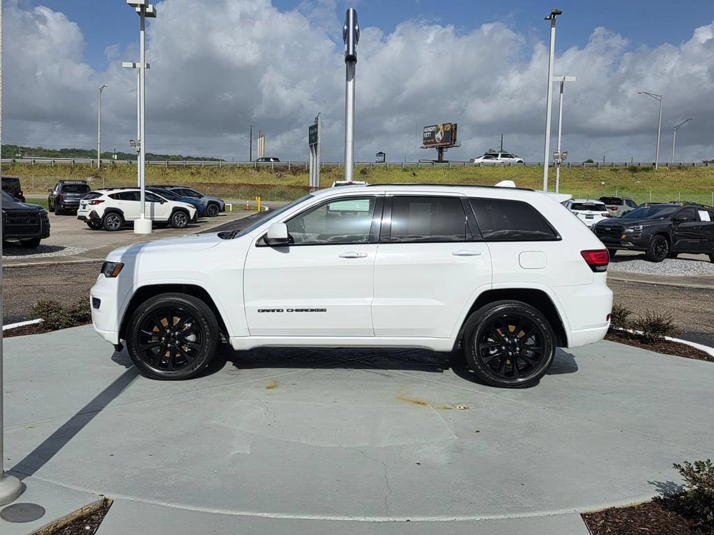 Used 2021 Jeep Grand Cherokee Laredo X RWD image 6