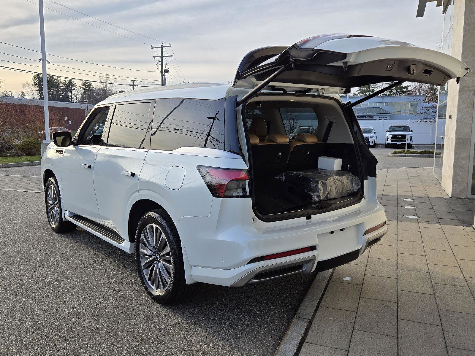 Certified 2026 INFINITI QX80 Luxe w/ Cargo Package image 19